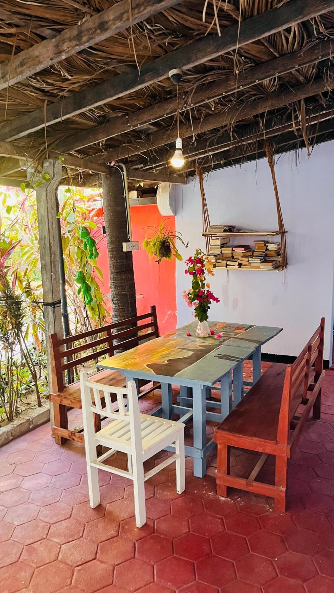 Lobster Inn Trincomalee Eksteriør bilde