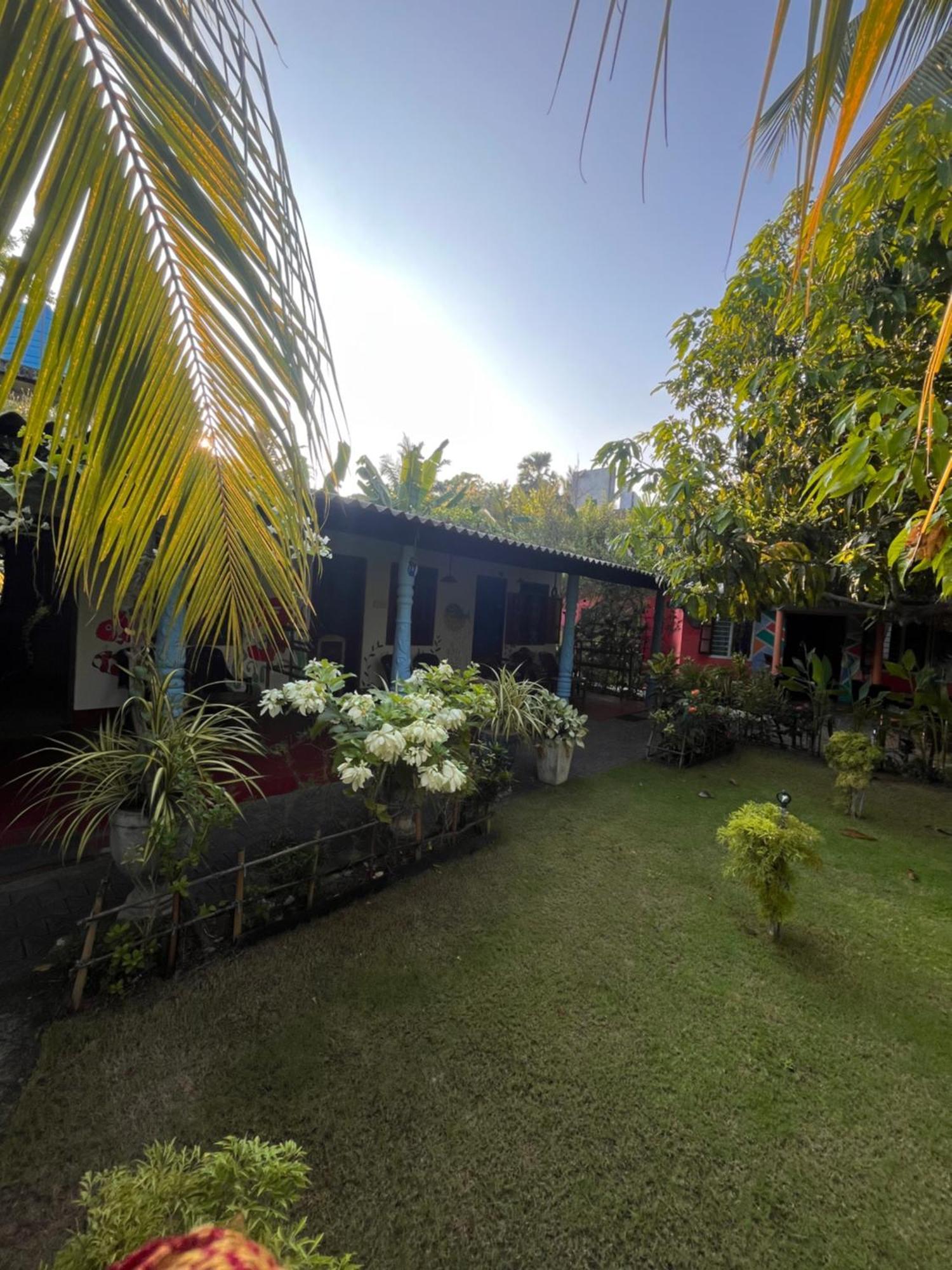 Lobster Inn Trincomalee Eksteriør bilde
